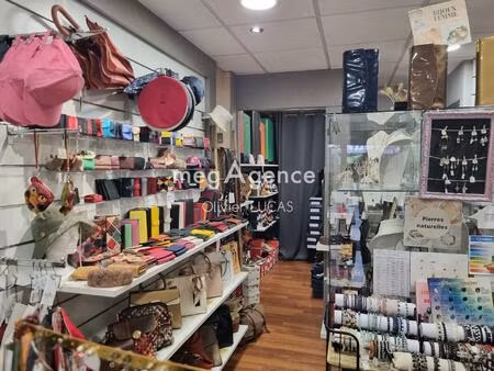 fond de commerce de produits de maroquinerie et accessoires artisanaux