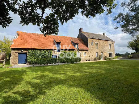 a vendre  ancien corps de ferme avec dépendances et petit pré au sud de bayeux (14240).