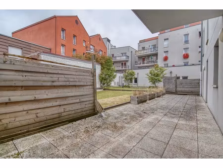 location appartement 3 pièces 72 m² à bethune (62400)  897 €