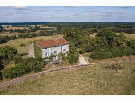 maison individuelle à vendre dans les vosges - située au calme avec vue et jardin...