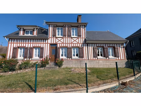 maison en coeur de village  proche de st romain de colbosc