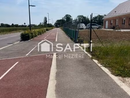 beau terrain plat.possibilité d'acquérir une parcelle de 1000 m2