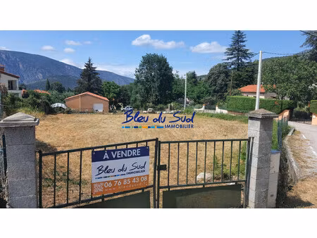 tres beau terrain constructible