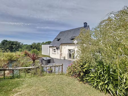 maison récente de 2015  4 chambres  au calme.