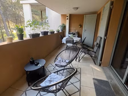 saumane de vaucluse dans résidence sécurisée  au calme joli appartement t2 avec terrasse.
