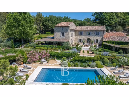 vente maison 20 pièces 412 m² montfuron (04110)