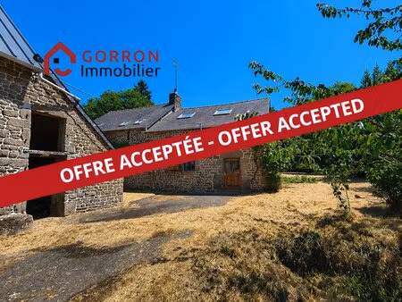 maison en pierre avec dépendances et terrain