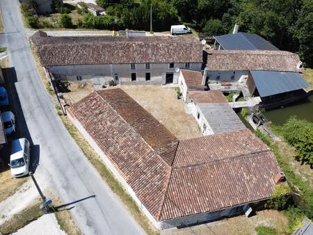 vente maison 6 pièces 206 m² cierzac (17520)