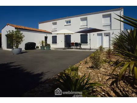 vente maison 11 pièces 239 m² nieul-sur-mer (17137)