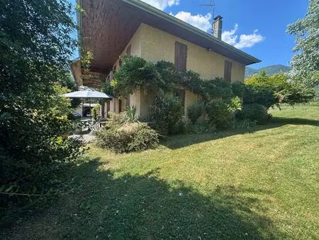 propriété rénovée avec vue panoramique