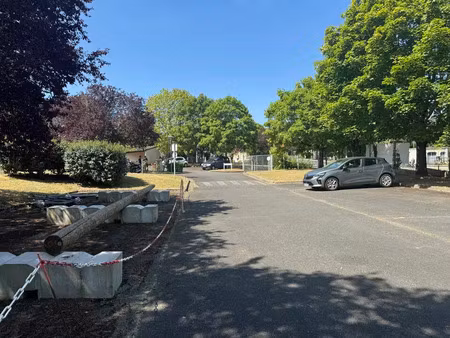 vente bureau 1129 m² chinon (37500)