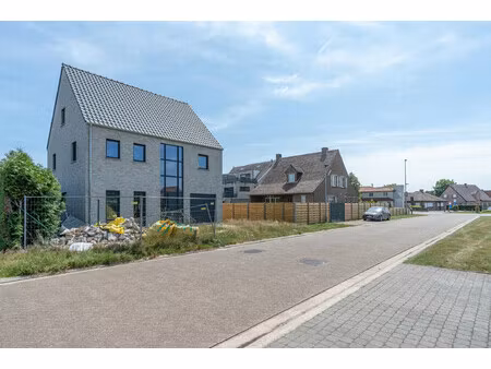 huis te koop in poederlee met 4 slaapkamers