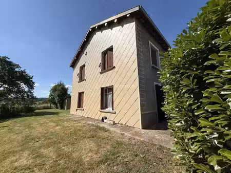 corps de ferme avec boxes à chevaux