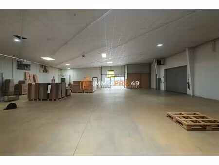 location local commercial