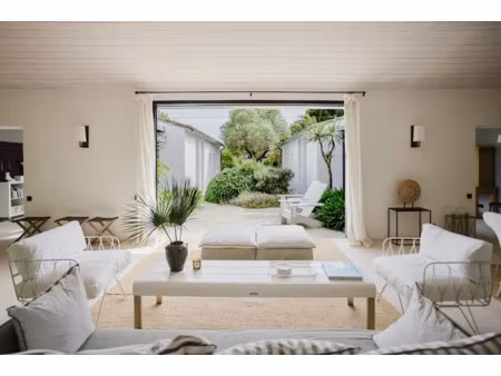 vente maison 7 pièces 260 m² à loix (17111)  2 496 000 €