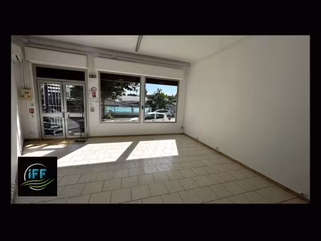 local commercial riviere des pluies