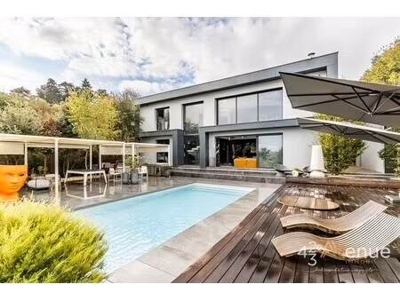 maison de luxe à vendre à sainte-colombe