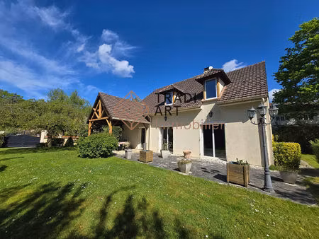 belle maison familiale aux volumes généreux ? secteur calme