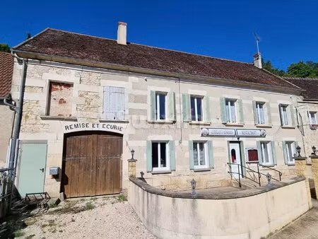ancien bar restaurant  224m² avec terrasse et cour