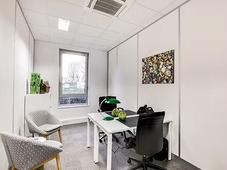 location meublée locaux professionnels 10 m² à villepinte (93420)  739 €