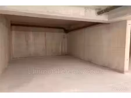 parking/box martigues