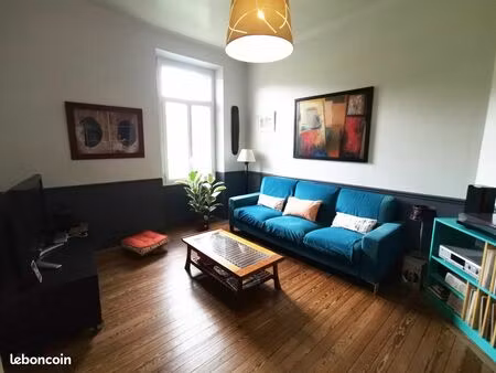 maison traditionnelle en briques avec dépendance