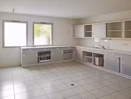 vente locaux professionnels 5 pièces 140 m² à bessines (79000)  190 000 €
