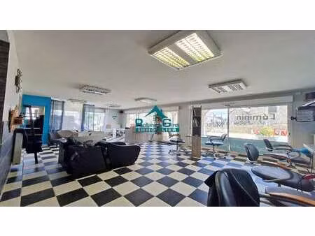 vente bureaux et commerces à saint-aubin-d'aubigné (35250) : à vendre / saint-aubin-d'aubi