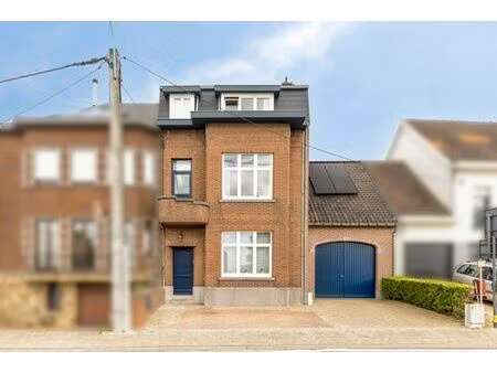 immeuble de rapport rénové avec 2 appartements à roosdaal