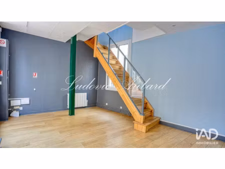 location locaux professionnels 79 m² à pontoise (95000)  1 390 €