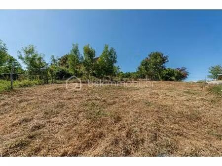 terrain de 654 m² à alby-sur-cheran