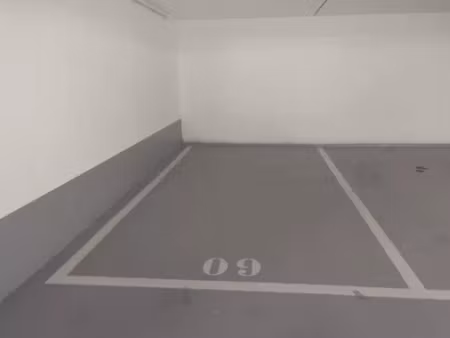 parking / box 0 pièces 14 m² à louer saint-ouen-sur-seine 93400 ? | era immobilier