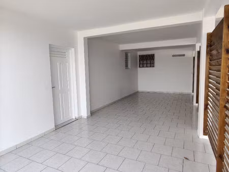 location appartement 1 pièce  24.42m²  le robert