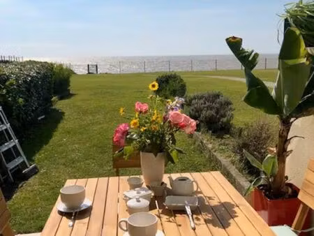 studio face a la mer