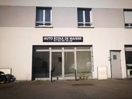 local commercial 3 pièces 85 m² à louer maisse 91720 ? | era immobilier