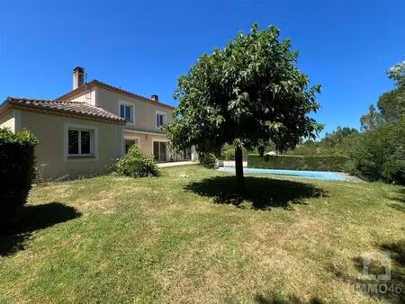 grande maison 5 chambres + bureau  sur sous-sol  avec piscine