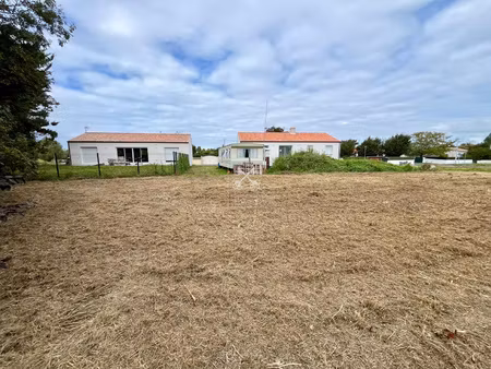 la barre de monts (85) : terrain à bâtir de 763m2