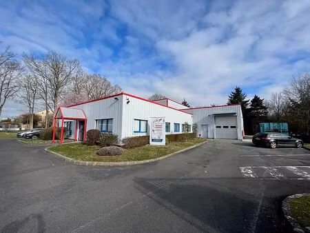 vente/location local d'activités cheptainville 1 576 m²