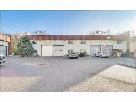 location local d'activités lisses 310 m²