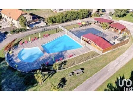 vente camping 884 m²