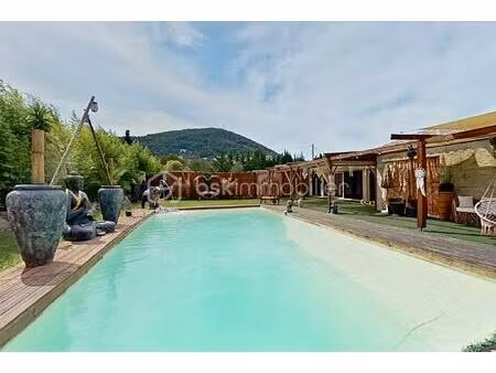 maison de 254 m² à sollies-ville