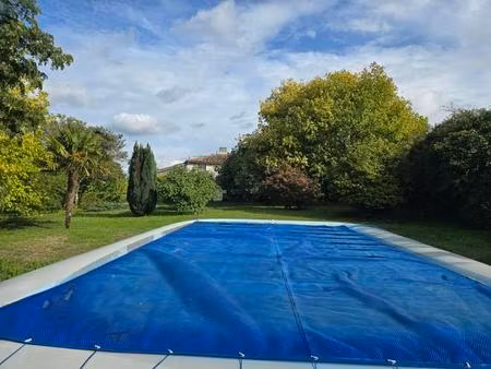 vente maison 8 pièces 250 m² clion (17240)