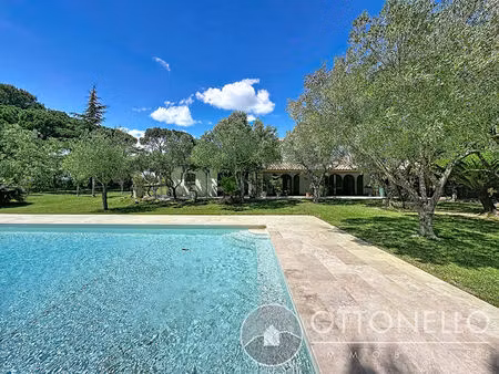 villa roquebrune sur argens 6 pièces 260.58 m2 sur 6300 m2 de terrain avec piscine et tenn