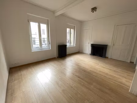 location appartement 1 pièce 33m²