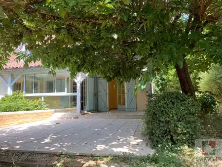grande maison bourgeoise au c?ur d?un magnifique parc arboré