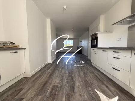 location appartement 5 pièces 104 m² à herbeys (38320)