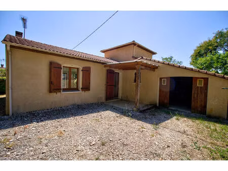proche d'agen maison de 5 pièces principales de 108 m² avec garage et jardin dans un envir