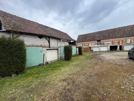 corps de ferme avec maison  bâtiments 30 garages et hangar aménagé