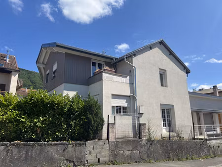 maison à vendre  saint-cergues  244 m2  10 pièces