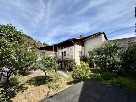 maison avec multiples possibilites